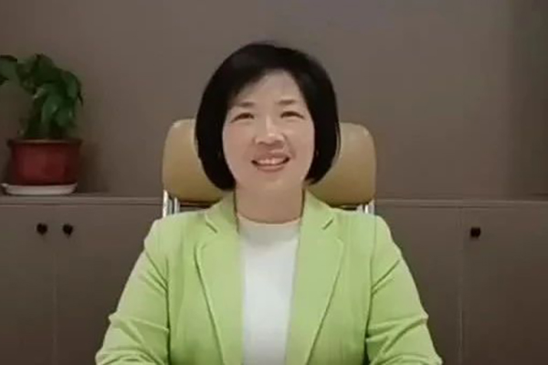 周周聊網(wǎng)站，網(wǎng)站建設(shè)域名怎么選擇？